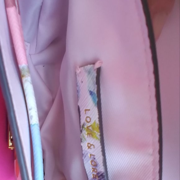Super Cute!! Love & Lore Cross body purse, Floral with Chain strap - Picture 10 of 13